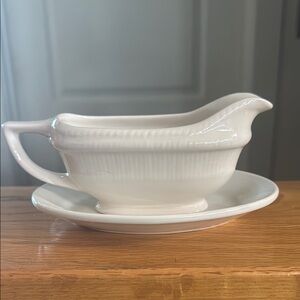 Elegant White Gravy Bowl with Saucer
Great for THANKSGIVING 
GOBBLE GOBBLE 🦃🦃🦃